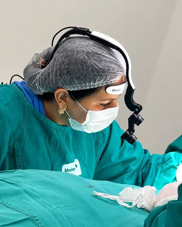Dra. Fabiana Muniz, mastologista e cirurgiã da mama em Cuiabá